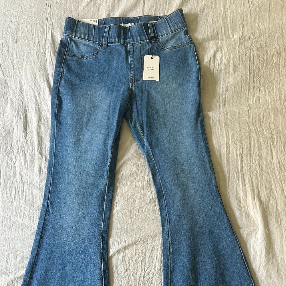 Forever 21 High Rise Flared Jeans Size M NWT